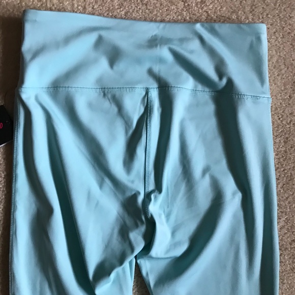 SOLD - NWT Vogo Aqua Workout Capri Leggings - Picture 11 of 16
